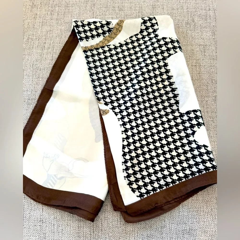 Women’s 70x70 cm square white horse pattern scarf